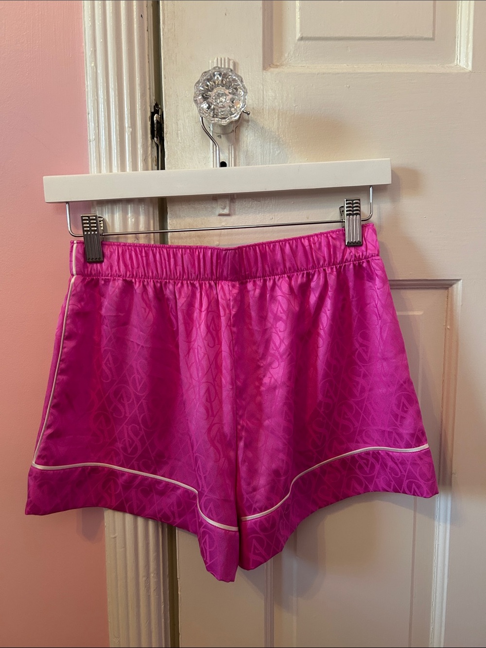 Victoria’s Secret Women’s Pink Satin Pajama Shorts - Picture 2 of 2